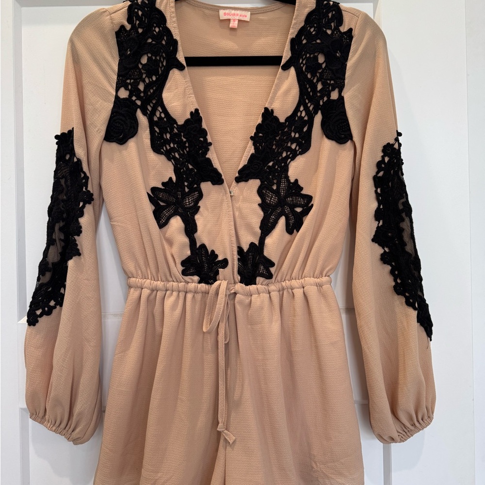 SOLARIS | Small- Nude romper with black lace detail